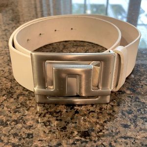 J Lindberg white belt